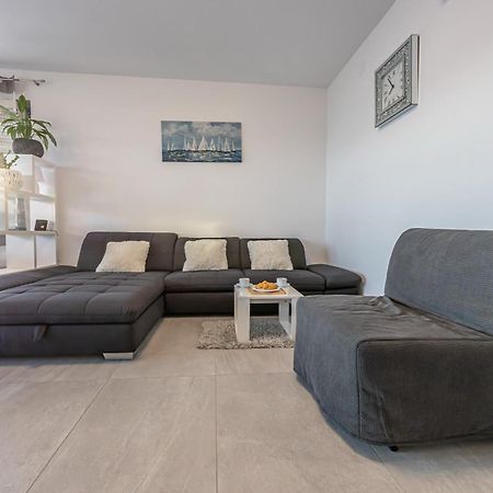 Luxury Villas White Sails Pinezići Екстериор снимка