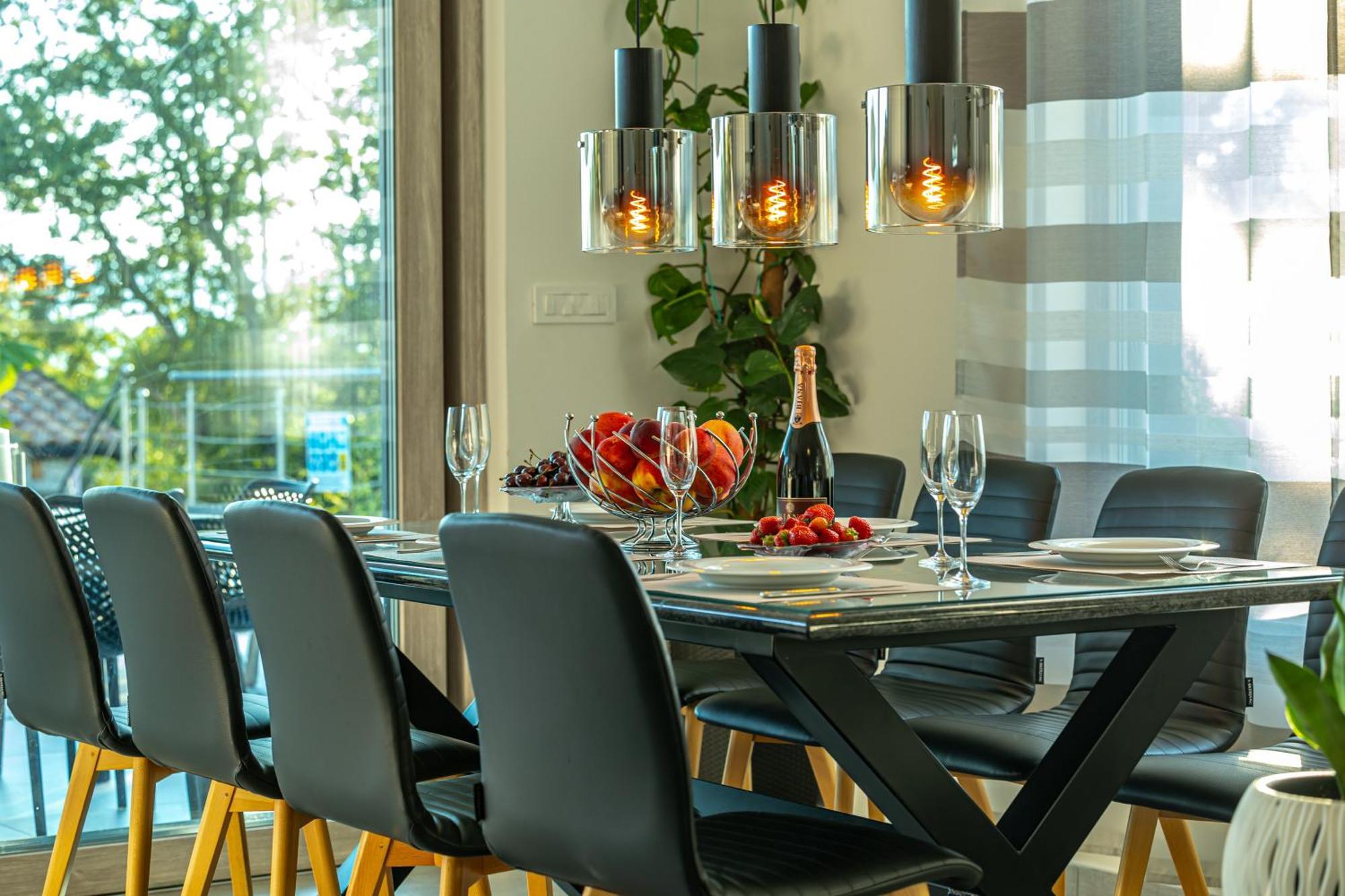 Luxury Villas White Sails Pinezići Екстериор снимка