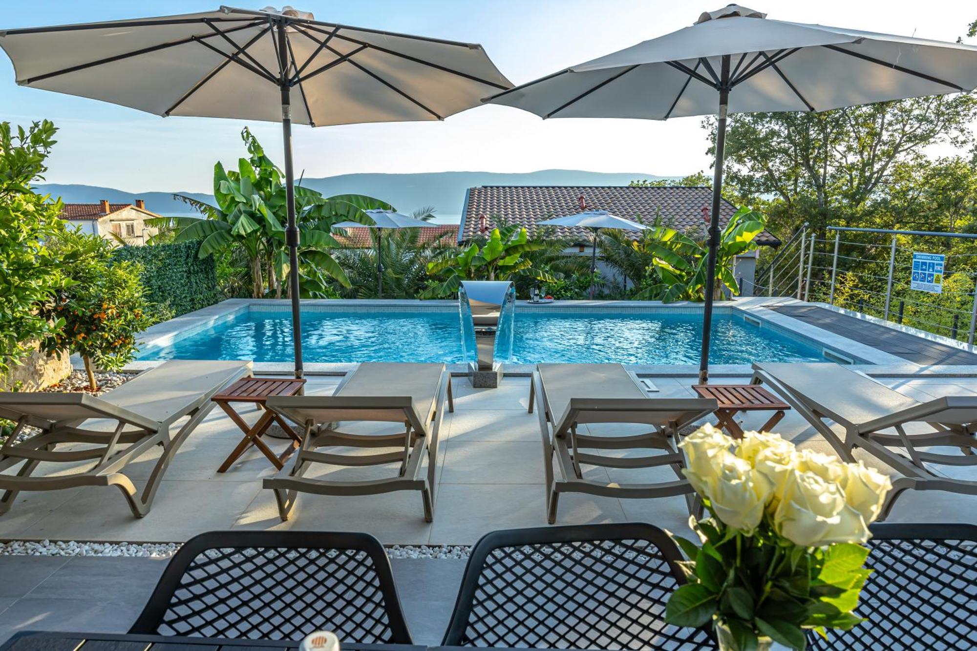 Luxury Villas White Sails Pinezići Екстериор снимка