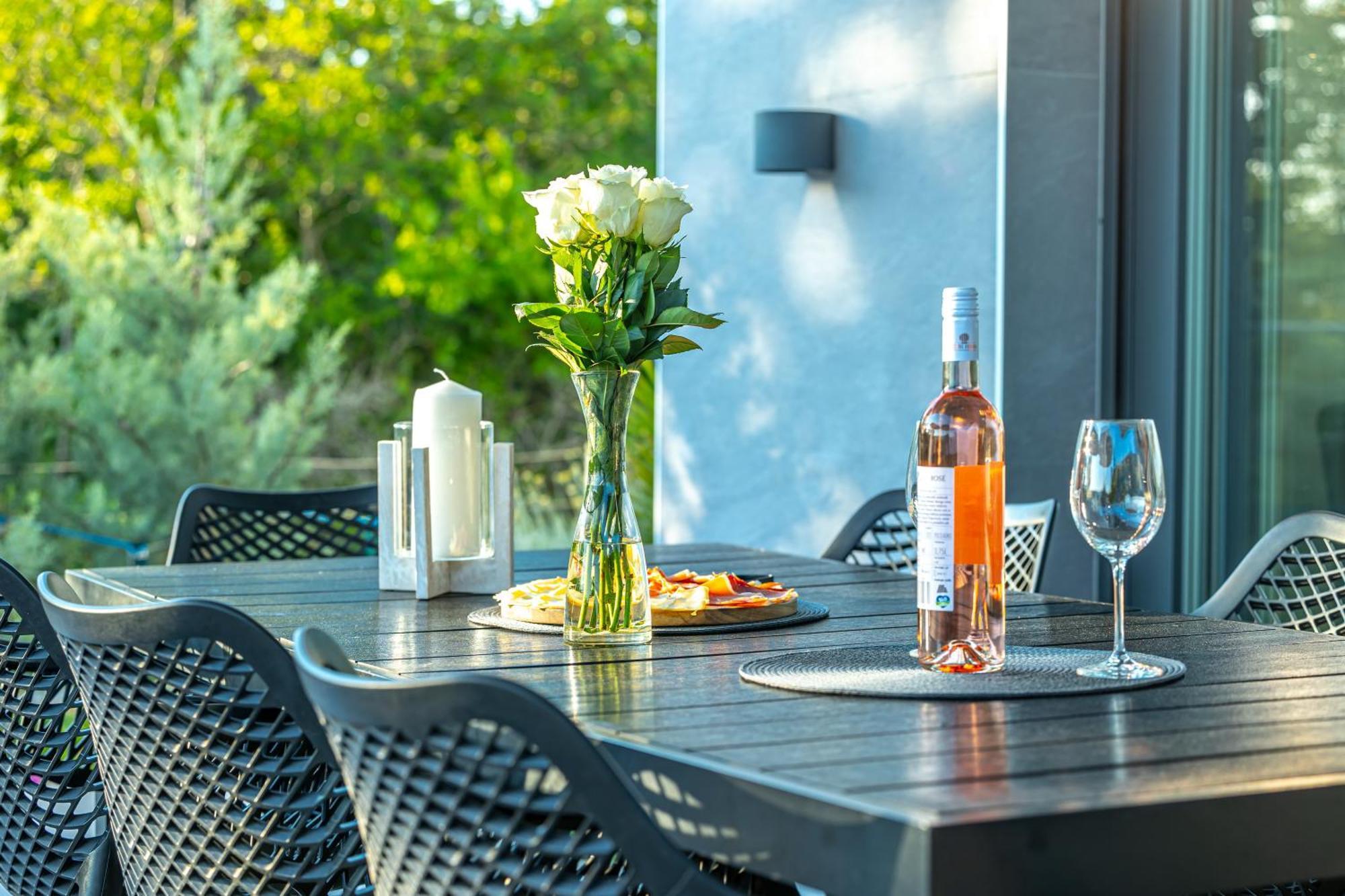 Luxury Villas White Sails Pinezići Екстериор снимка