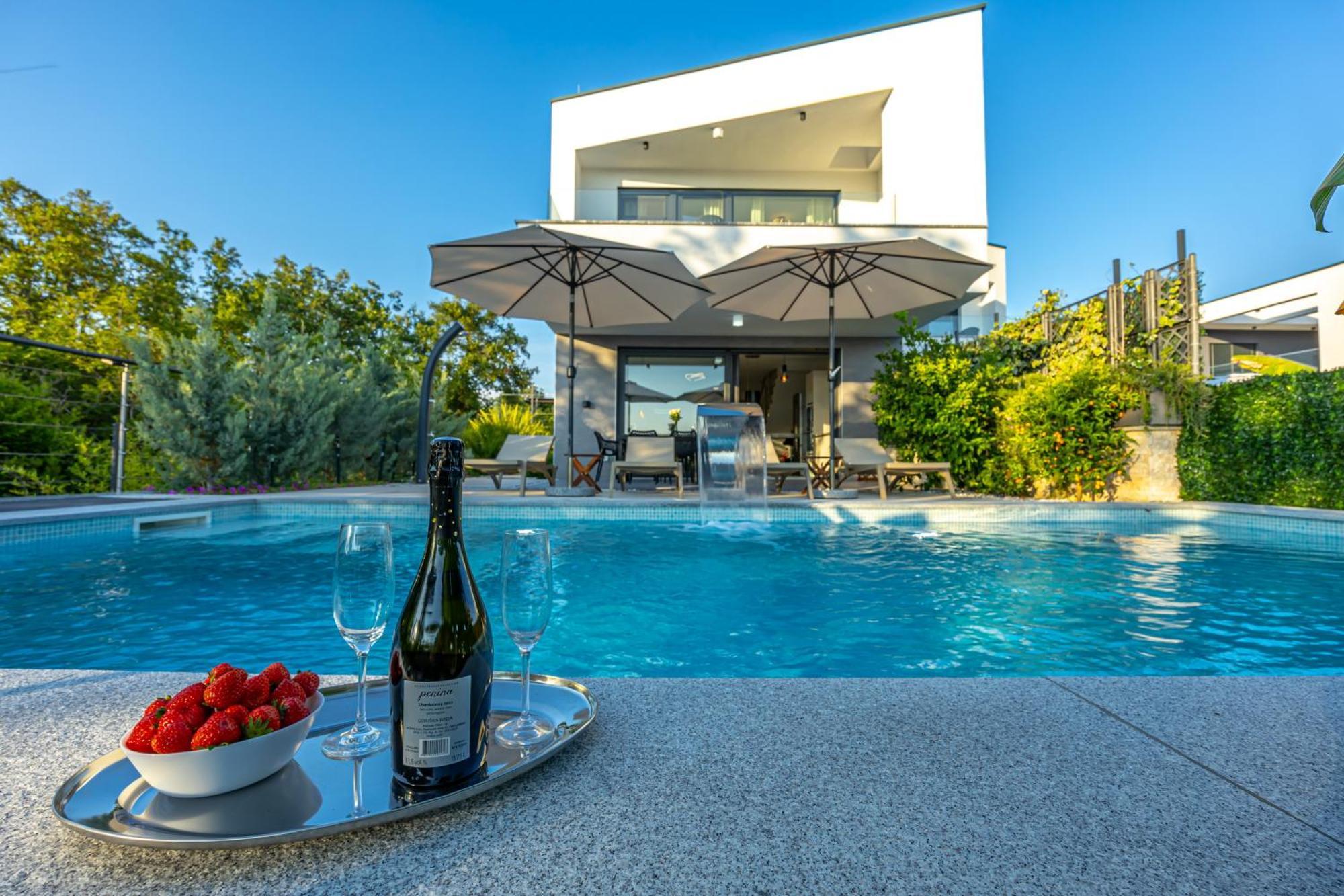 Luxury Villas White Sails Pinezići Екстериор снимка