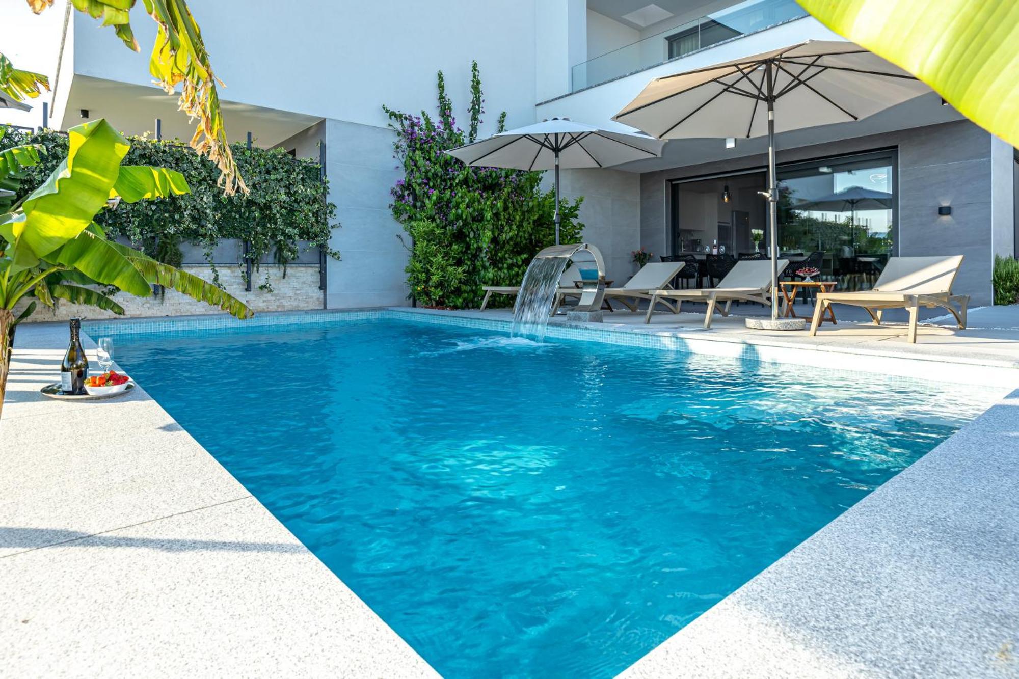 Luxury Villas White Sails Pinezići Екстериор снимка